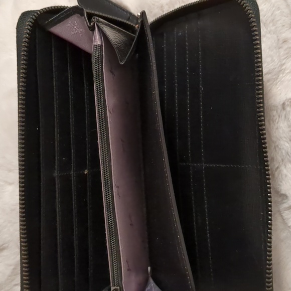 KENNETH COLE Women's Black Wallet - Picture 6 of 8